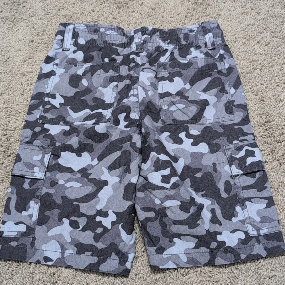 Children's Place Gray Camo Shorts Boys Size‎ 6 Husky New